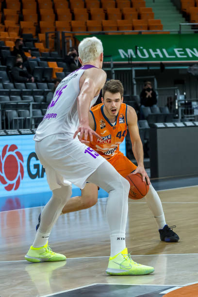 能中锋极为 能中锋极为